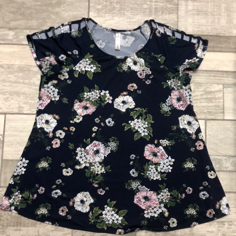 💞💞🤰MATERNITY FLORAL BLOUSE